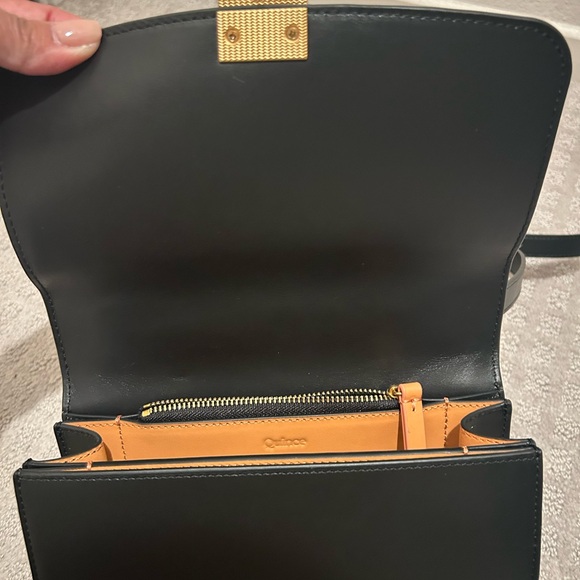 Quince Italian leather box shoulder bag - Picture 9 of 11